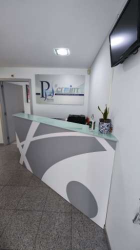 Clinica 10 salas 198m2