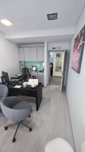 Clinica 10 salas 198m2