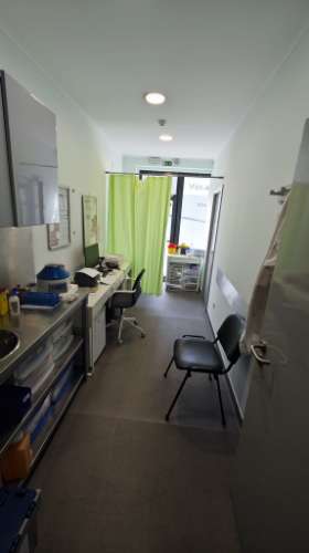 Clinica 10 salas 198m2