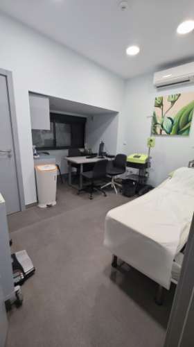 Clinica 10 salas 198m2