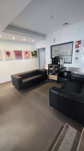 Clinica 10 salas 198m2