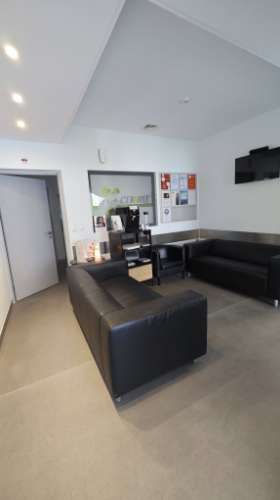 Clinica 10 salas 198m2