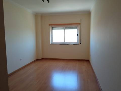 Apartamento T3 C Parqueamento Barreiro