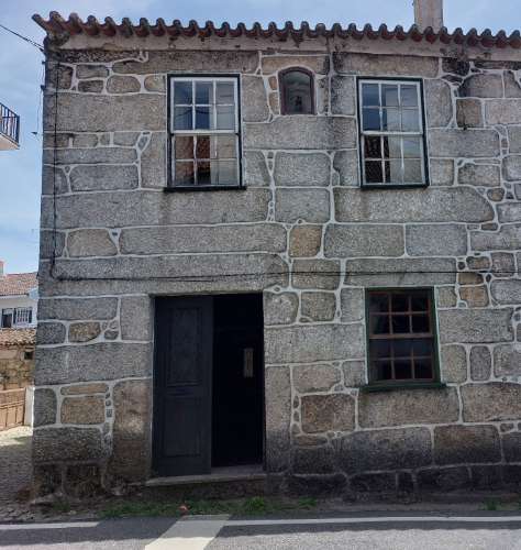 Casa rústica em Guarda (Maçainhas).