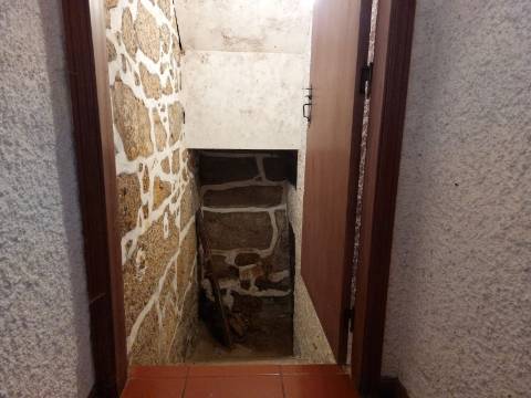 Casa rústica em Guarda (Maçainhas).