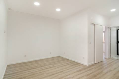 Apartamento T2 Quintal/Logradouro Almada