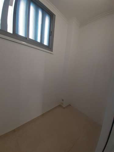 Loja comercial no centro de Almada