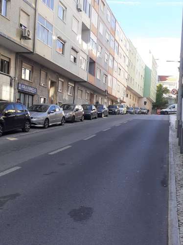 Loja comercial no centro de Almada