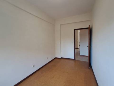 Apartamento T3 em Loures.