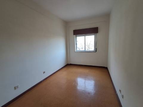 Apartamento T3 em Loures.