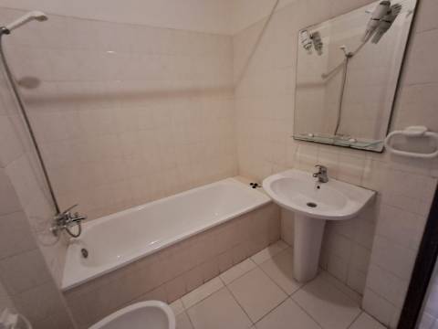 Apartamento T3 em Loures.