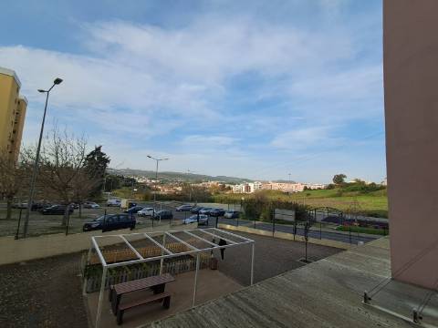 Apartamento T3 em Loures.