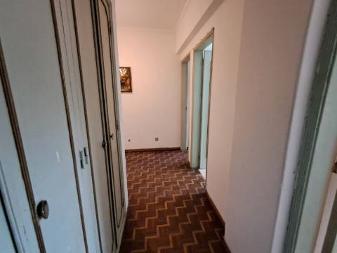 Apartamento T2 no Laranjeiro.