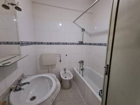 Apartamento T2 no Laranjeiro.