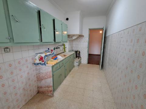 Apartamento T2 no Laranjeiro.