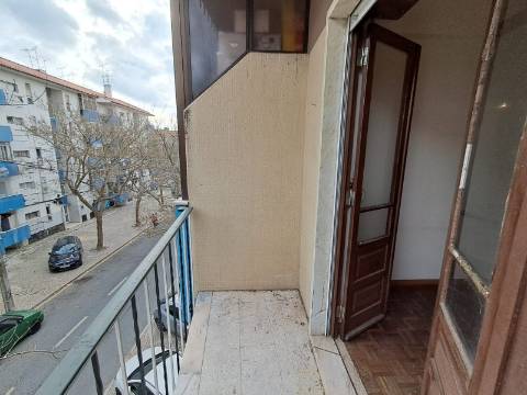 Apartamento T2 no Laranjeiro.