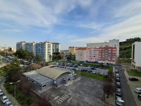 Apartamento T1 em Loures.