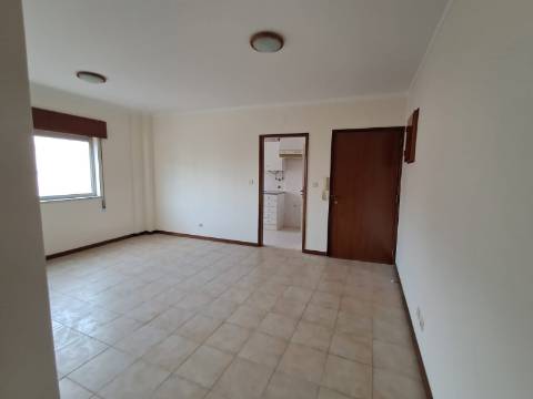 Apartamento T1 em Loures.