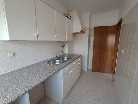 Apartamento T1 em Loures.