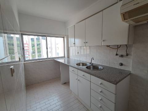Apartamento T1 em Loures.