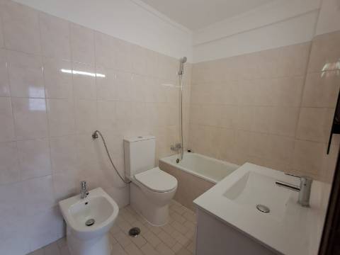 Apartamento T1 em Loures.