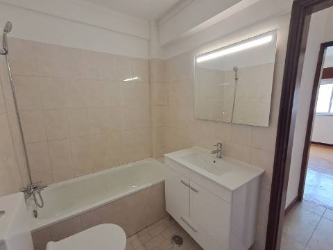 Apartamento T1 em Loures.