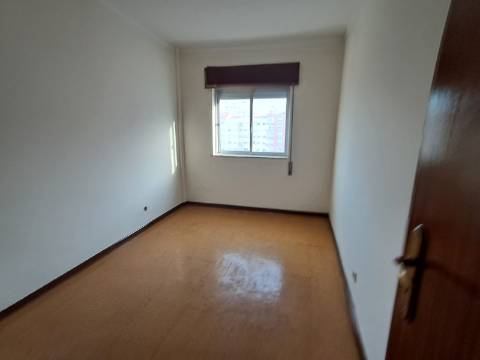 Apartamento T1 em Loures.