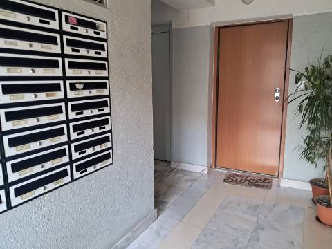 Apartamento T1 em Loures.