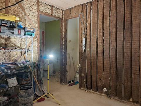 Venda conjunta de 2 apartamentos e loja no Seixal.