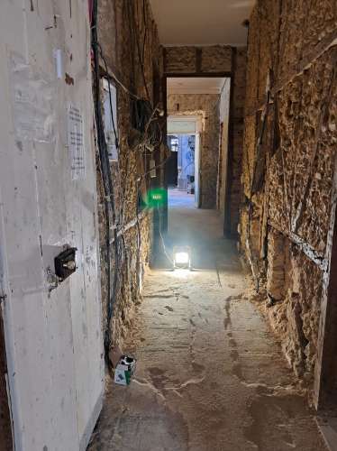 Venda conjunta de 2 apartamentos e loja no Seixal.