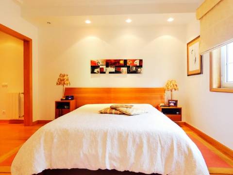 Oasis de Conforto e Sofisticação: Moradia T4 Irresistível em Oliveirinha, Aveiro!