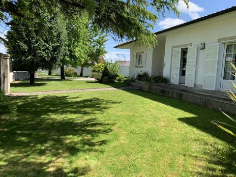 Oasis de Conforto e Sofisticação: Moradia T4 Irresistível em Oliveirinha, Aveiro!