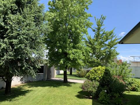 Oasis de Conforto e Sofisticação: Moradia T4 Irresistível em Oliveirinha, Aveiro!