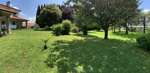 Oasis de Conforto e Sofisticação: Moradia T4 Irresistível em Oliveirinha, Aveiro!