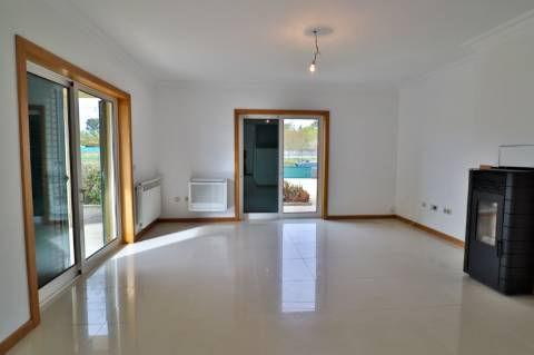 Moradia T4+1 com piscina disponível para Venda em Águeda