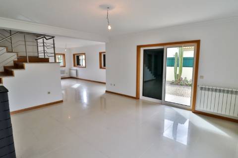 Moradia T4+1 com piscina disponível para Venda em Águeda