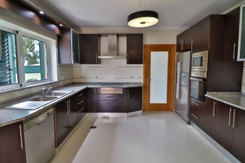 Moradia T4+1 com piscina disponível para Venda em Águeda