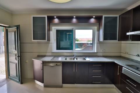 Moradia T4+1 com piscina disponível para Venda em Águeda