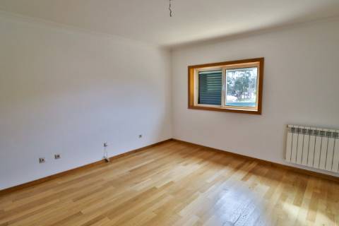 Moradia T4+1 com piscina disponível para Venda em Águeda