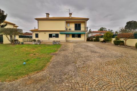 Moradia T4+1 com piscina disponível para Venda em Águeda