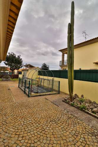 Moradia T4+1 com piscina disponível para Venda em Águeda