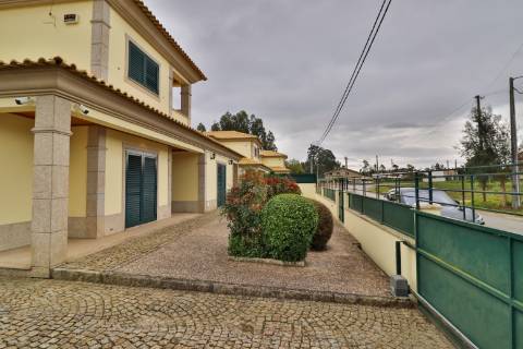 Moradia T4+1 com piscina disponível para Venda em Águeda