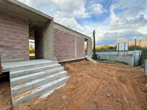 Moradia T4 de Luxo Isolada Disponível para Venda em Águeda