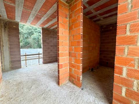 Moradia T4 de Luxo Isolada Disponível para Venda em Águeda