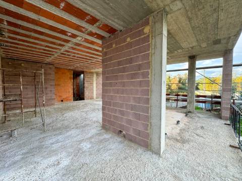 Moradia T4 de Luxo Isolada Disponível para Venda em Águeda