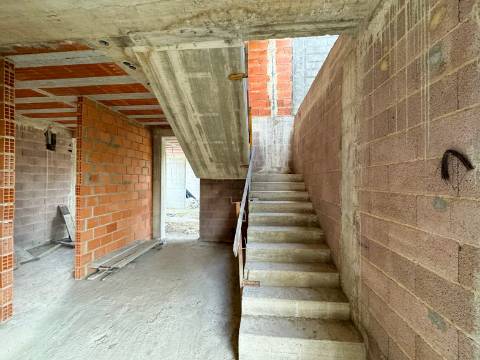 Moradia T4 de Luxo Isolada Disponível para Venda em Águeda