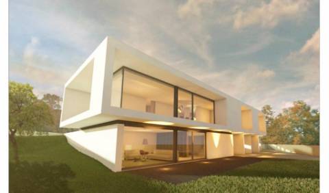 Moradia T4 de Luxo Isolada Disponível para Venda em Águeda