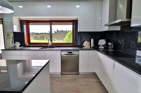 Quinta T5 disponível para venda em Á-dos-Ferreiros