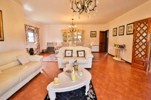 Quinta T5 disponível para venda em Á-dos-Ferreiros