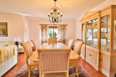 Quinta T5 disponível para venda em Á-dos-Ferreiros